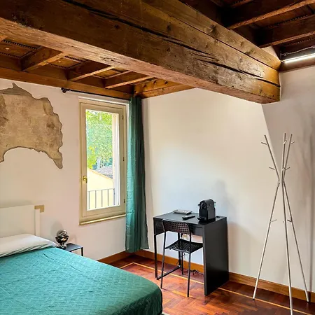 Dimora Della Ghiara Guest house 3*