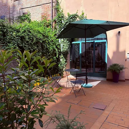 Guest house Dimora Della Ghiara 3*