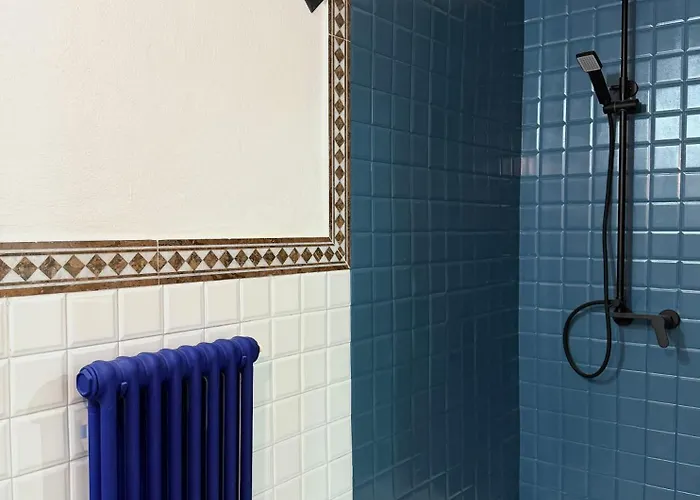 Dimora Della Ghiara 게스트하우스 3*