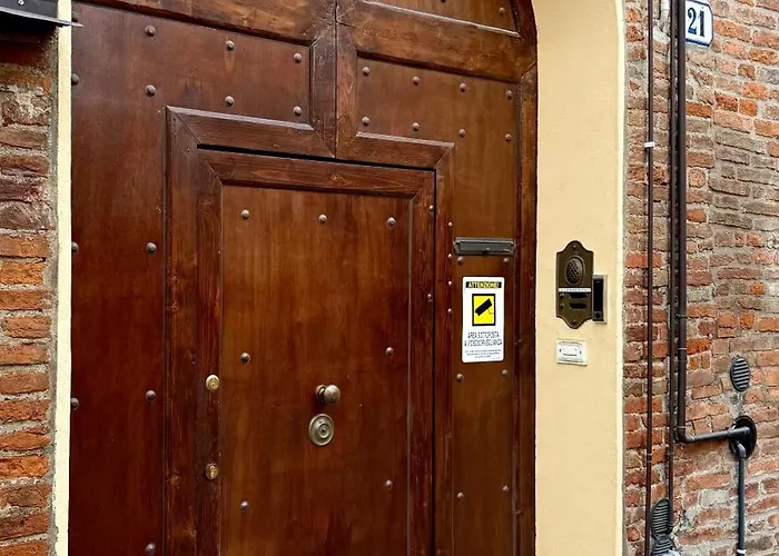 Dimora Della Ghiara Affittacamere